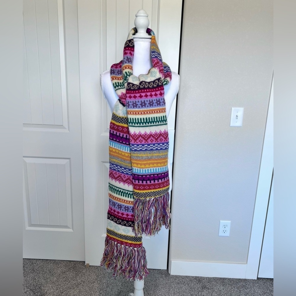 Vintage 2003 Holiday Gap 100% Lambs Wool Fair Isle Scarf with Fringe